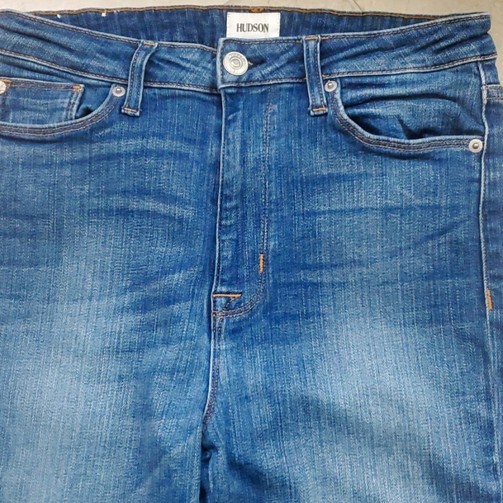 Hudson high rise Holly flare jeans in great condition! Size 29